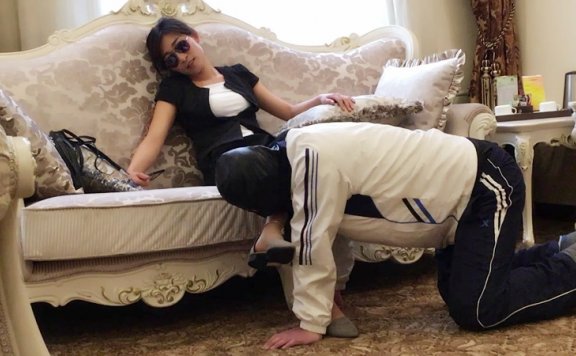 资讯|全程语言系列 『173大长腿大胸美女』28分钟，纯耳光狂打，强迫舔鞋，闻脚，骑马，遛狗，全程语言 [48分56秒]