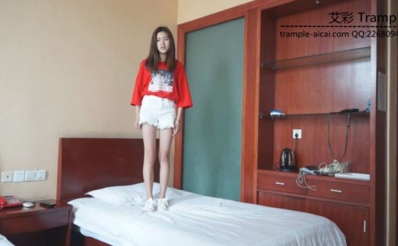 资讯|黑丝诱惑 《黑丝诱惑》某工商大一两女学生帆布鞋的初次踩踏 [48分56秒]