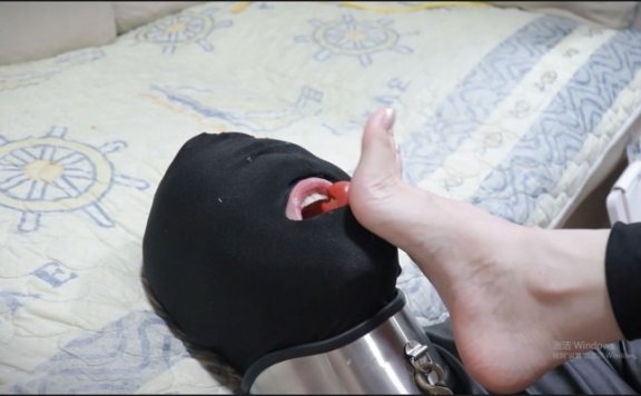 资讯|女王女主 脚喂食深喉脚趾玩弄舌头 [48分56秒]