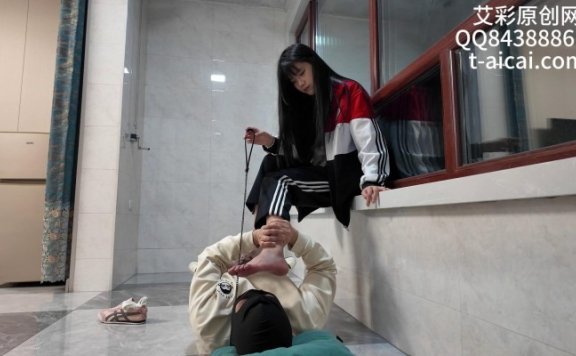 资讯|女王女主 『chnnsct1818』偷拍小慧在学校的照片被发现了 [48分56秒]