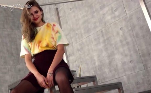 资讯|crush 1287 – Lucy黑丝厚底高跟踩爆龙虾 [9分14秒]