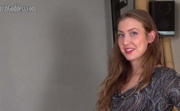 资讯|crush 1293 – courtney粗跟凉鞋踩爆蟑螂 [10分25秒]