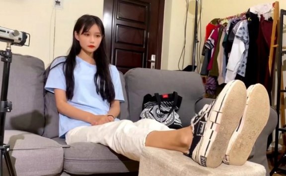 资讯|女王女主 大美女被挠脚底裸足展示 [17分2秒]