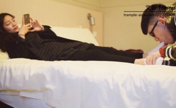 资讯|美足视频 恋足-小美眉的原味袜子美足 [30分19秒]