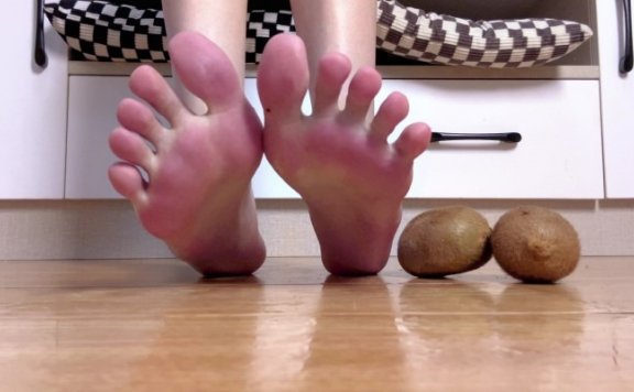 资讯|crush 《青嫣》极清裸足踩水果 [11分36秒]