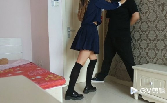 资讯|女王女主 新人JK小姐姐首次踢裆爆蛋男同学 [12分18秒]