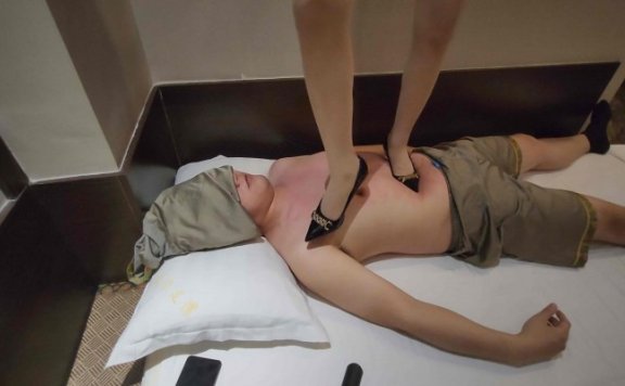 资讯|女王女主 柒柒高跟鞋踩踏 [48分56秒]