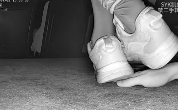 资讯|crush 《SYK无意识》影院小女孩长筒袜白鞋裙子 [23分37秒]