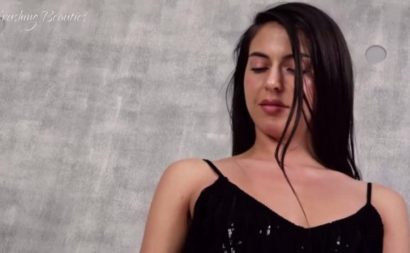 资讯|crush 1264 – Isabelle吊带裙高跟凉鞋踩射龙虾 [9分14秒]