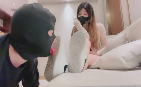 资讯|直播视频 《微因》女神S-沉浸式-舔脏鞋棉袜裸足 [17分26秒]