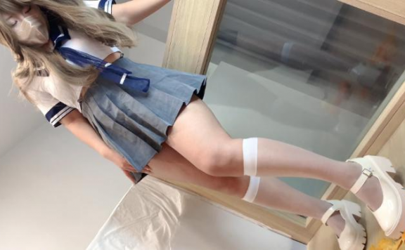 资讯|crush 馨昕各种视角定制白丝橘子汁 [11分36秒]