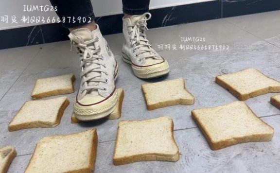 资讯|crush 萌棠工作室 羽羽白色匡威踩狗粮 [9分43秒]