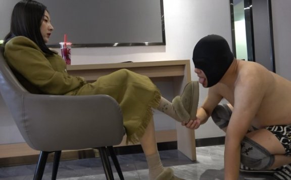 资讯|彼岸花 《彼岸花》惩罚变态小偷，沦为脚下奴 [48分56秒]