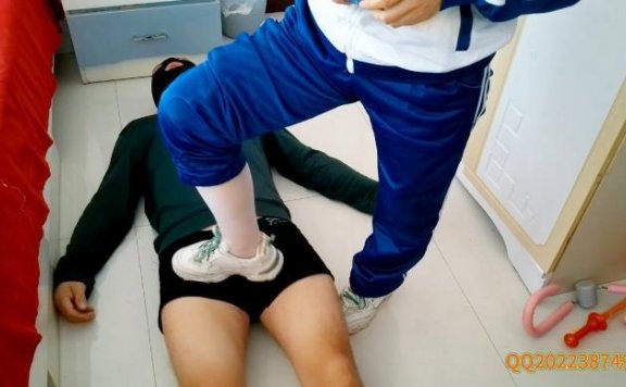 资讯|女王女主 坏女生霸凌三好学生 [48分56秒]