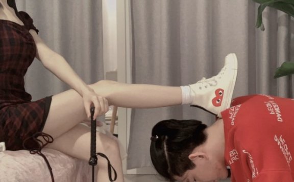 资讯|直播视频 《戴戴S》萝莉小白鞋棉袜舔足口水 [30分19秒]