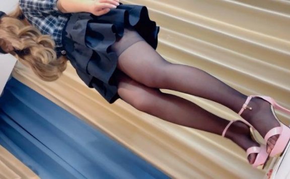 资讯|crush GTS昕馨最新原创踩鲫鱼（二）黑丝高跟凉鞋渔网袜美脚踩烂鲫鱼Crush [23分37秒]