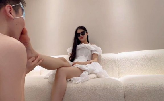 资讯|女王女主 『瞳理心』凯琳玩弄恋足癖 [48分56秒]