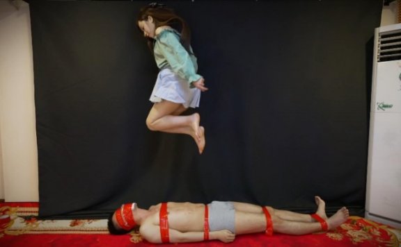 资讯|Magic︱Mirror 魔镜少女 〔Magic︱Mirror 魔镜少女〕—星奈原味白袜伴食物踩踏,强制喂食吸入(下) [48分56秒]