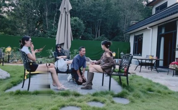 资讯|直播视频 《沅芷大人》多S户外圈养-轮流重度虐打《三视角版》 [35分40秒]