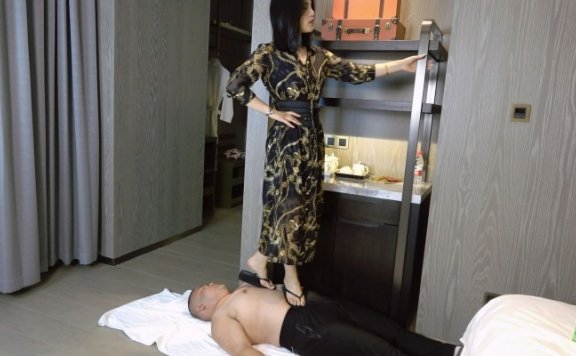 资讯|女王女主 《明妃S》人字拖面部摧毁 [48分56秒]