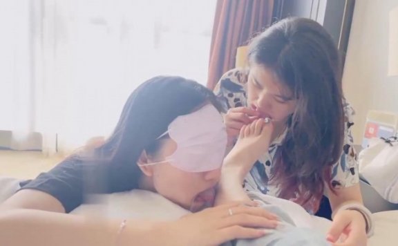 资讯|直播视频 《橘子没熟》双母畜-前后夹击/圣水洗脸/重口闻屁 [30分19秒]