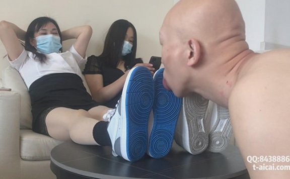 资讯|女王女主 《素人S》开发足浴店姐姐上门《双人耐克板鞋羞辱》 [48分56秒]