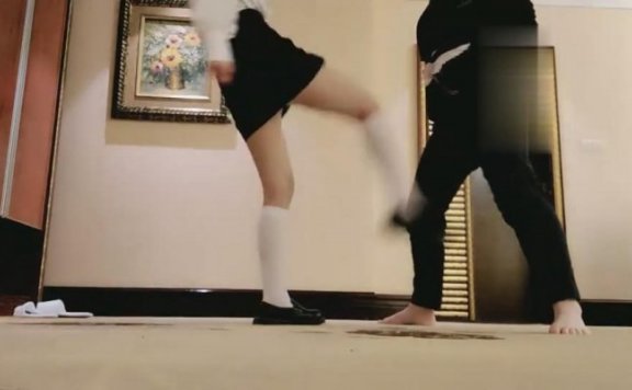 资讯|直播视频 《维妮》踢裆-踩踏-极限深喉挑战 [48分56秒]