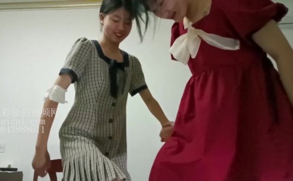 资讯|crush 2小姐姐踩大甲鱼 [22分40秒]