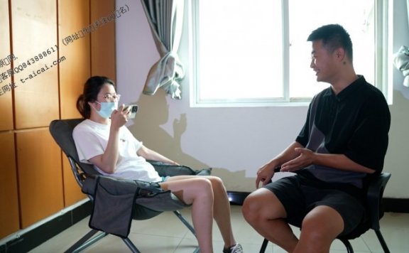 资讯|女王女主 《第5风格》跟学妹边聊天边舔她的嫩脚插嘴 [30分19秒]