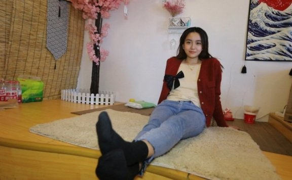 资讯|crush 《珊瑚湾》学生主小劳拉运动后的棉袜踩射牛蛙 [19分35秒]