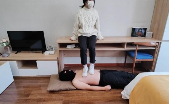 资讯|女王女主 《00后小彤》脏空军新年第一次踩哥哥 [48分56秒]