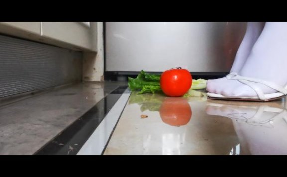 资讯|crush 小柯无意识白丝白凉鞋踩水果蔬菜 [9分43秒]