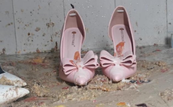 资讯|crush 小柯粉色高跟鞋毁鞋鞋内踩酸奶水果1 [9分43秒]