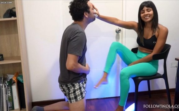 资讯|欧美调教 enola女王 闻鞋 闻袜子 踢裆 口水 脚深喉 瑜伽紧身裤大作 [48分56秒]