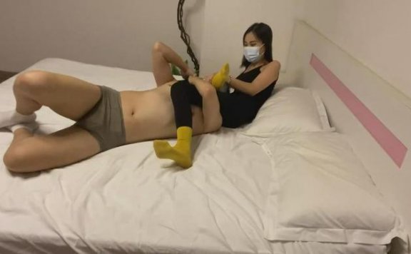 资讯|小思High踢 美女S腿绞虐小偷xs36 [32分35秒]