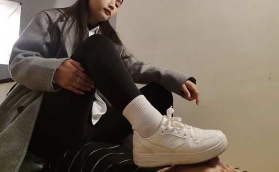 资讯|模特小姐姐 梦晨女王脏鞋底调教 [23分34秒]