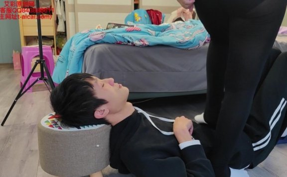 资讯|女王女主 《90日常》 黑丝下的人肉板凳 [48分56秒]