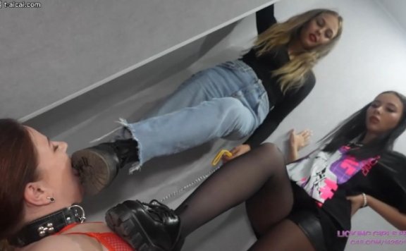 资讯|欧美调教 LGF女女-大杯浓痰倒脸上！女奴舔Rada和Pamela女王脏鞋底被浓痰吐脸吃烟灰烟头 [35分22秒]