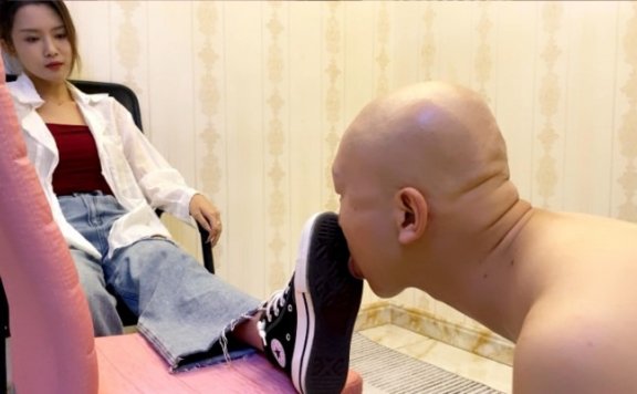 资讯|W.K.T女王团 《W.K.T》—帆布鞋对毯子独特的爱 [48分56秒]