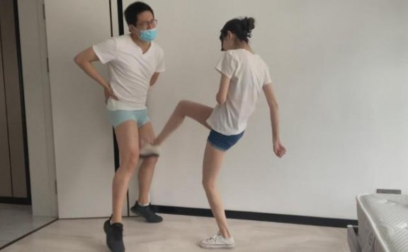 资讯|活力诗蔓 青春正品匡威帆布鞋狠踢男生下面 [12分18秒]