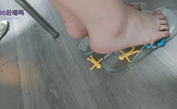 资讯|00后喵呜 《00后喵呜》踩着小人玩游戏生气了直接无情坐下降屁 [21分24秒]