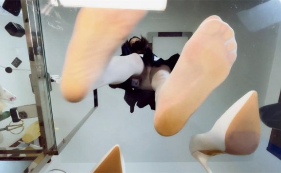 资讯|婧児小主 女学妹晓G把我缩小了 GTS 玻璃足底丝袜棉袜POV [21分24秒]