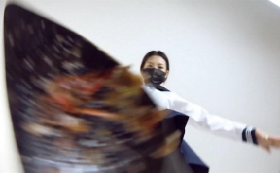 资讯|crush 晓G玻璃地板高跟踩龙虾 满足献祭者们的愿望   竖屏全身 [48分56秒]