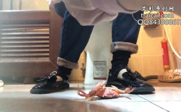 资讯|crush 《00后校园原创》旭旭女主平底鞋第三视角暴力踩踏蹂躏分解螃蟹 [45分54秒]