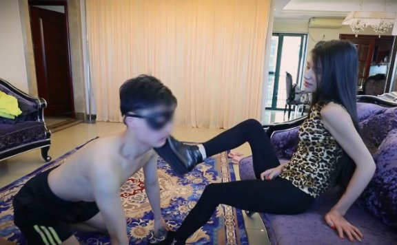 资讯|H.P.L栖心之栈 〖H.P.L栖心之栈〗—芷晴短靴踢脸、闻臭丝脚 [30分19秒]