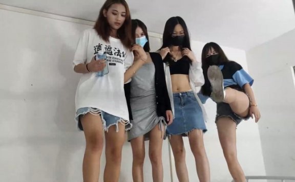 资讯|鱼爹归宿 江门4位女神小姐姐小白鞋匡威马丁靴踩床pov [9分46秒]