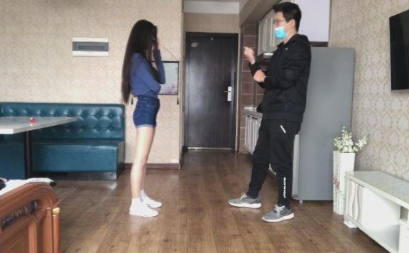 资讯|活力诗蔓 邻家女孩的美腿美脚被偷袭 [8分16秒]