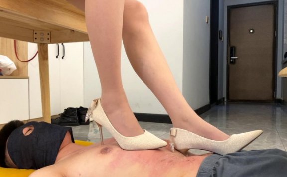资讯|女王女主 椅子下的工具人-高跟踩踏篇 [48分56秒]