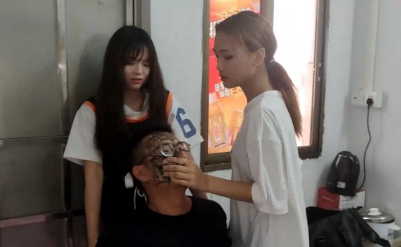 资讯|鱼爹归宿 婷婷大人和新人梦姐姐踩脸闻脚夹鼻子 [48分56秒]