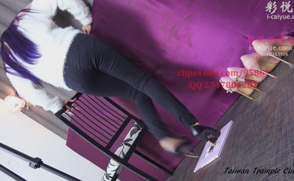 资讯|台湾踩踏俱乐部 《台湾踩踏俱乐部》金属针跟鞋跺踩硬壳书籍 [48分56秒]